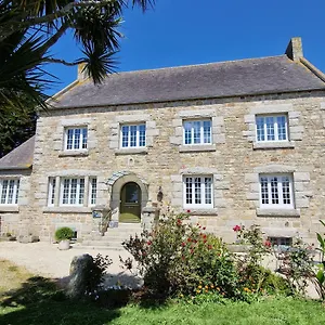 Entre Terre Et , Plougoulm France